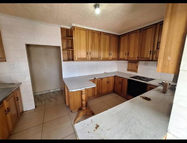 3 BEDROOM HOUSE FOR SALE IN VANDERBIJLPARK CW 1